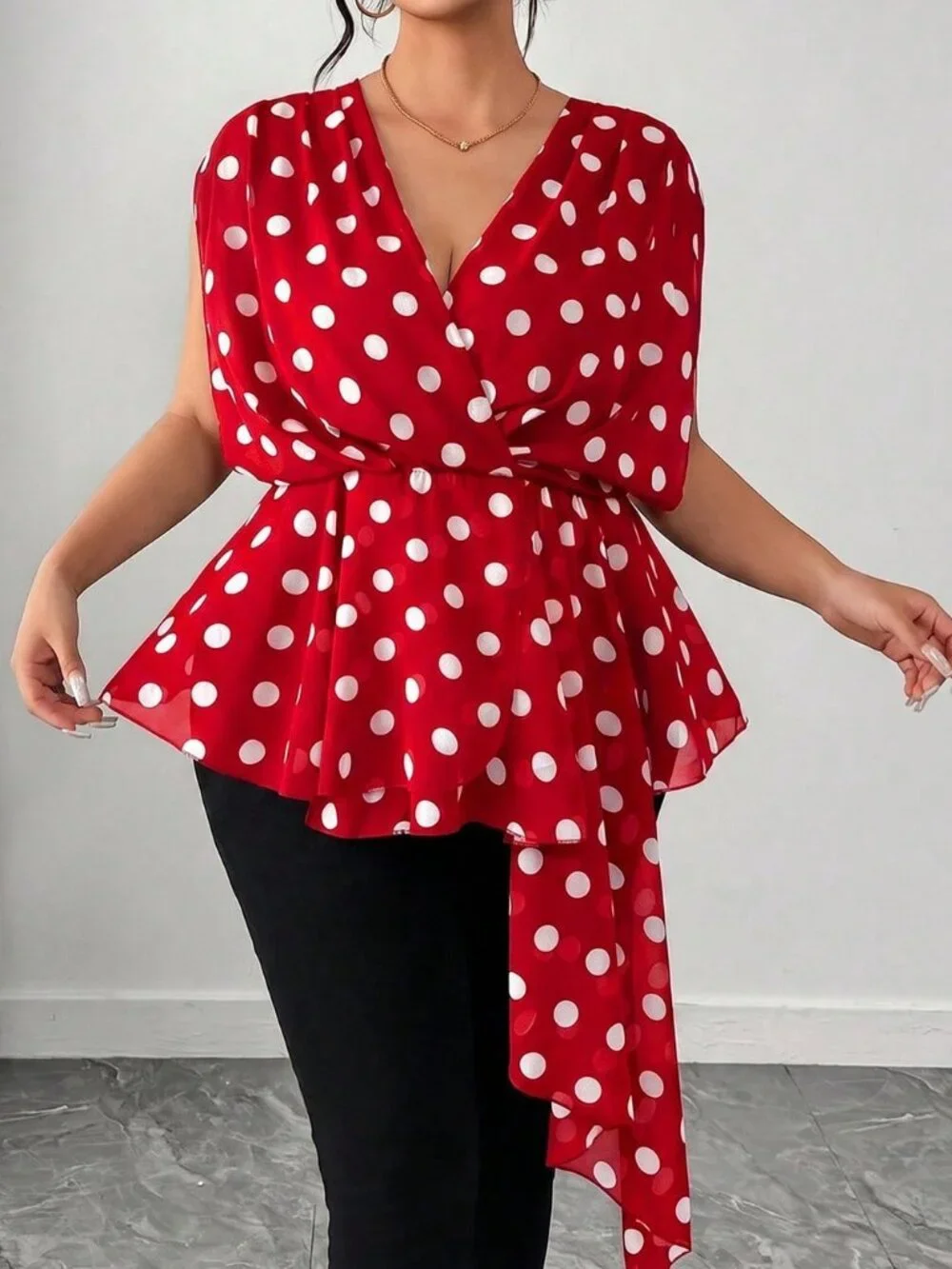 Red Casual Women's Polka Dot Print V-Neck Batwing Sleeve Blouse